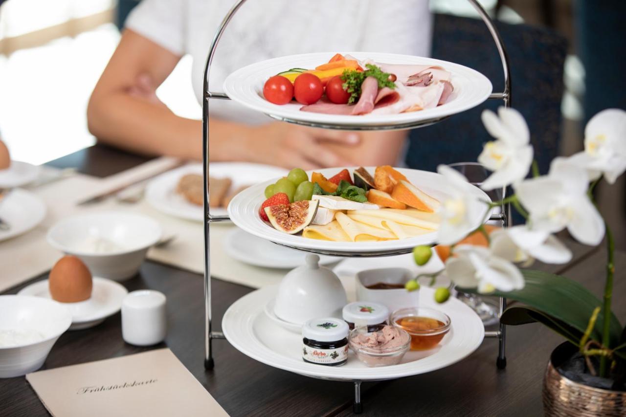 Nuhr Medical - Hotel & Restaurant Senftenberg Екстер'єр фото