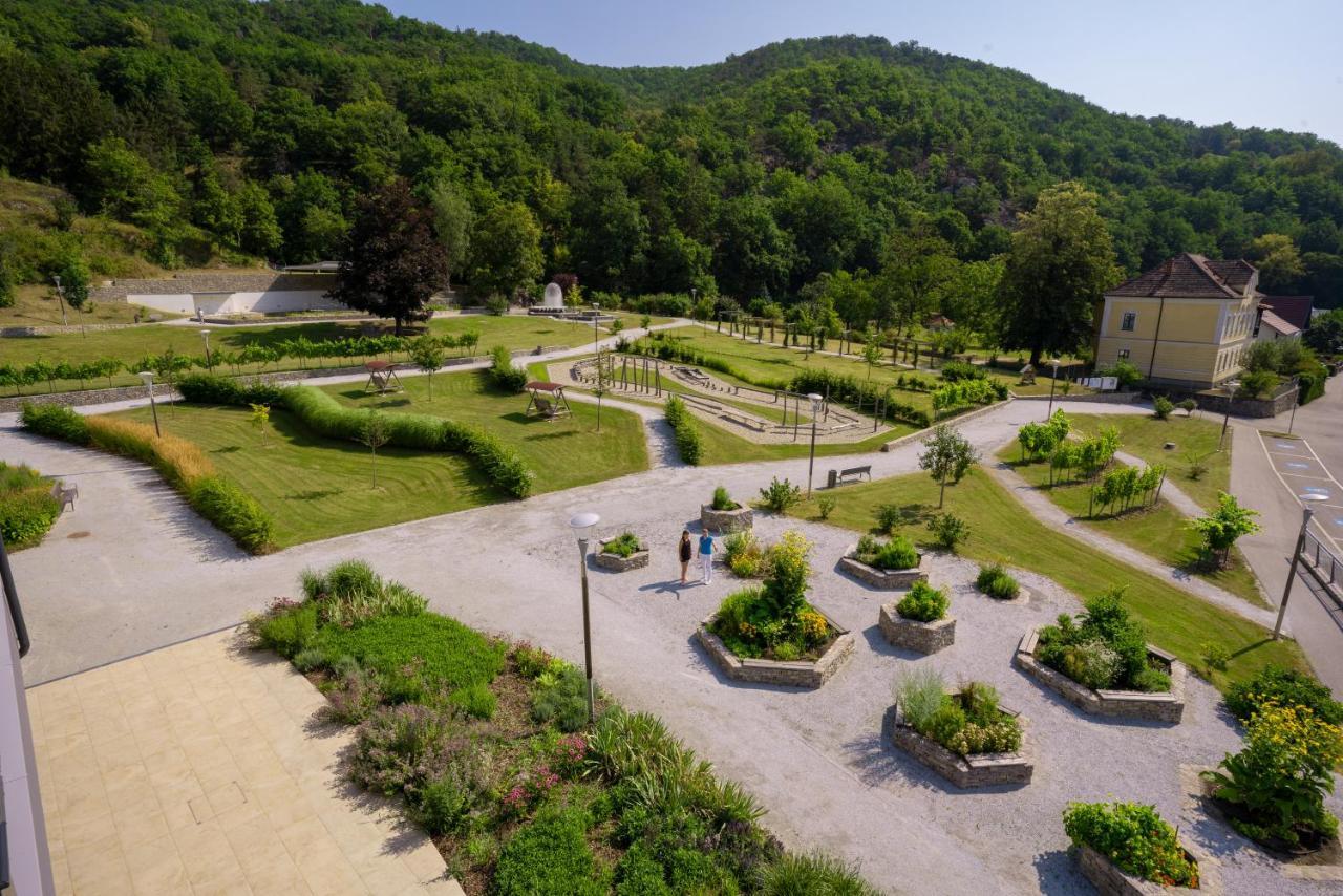 Nuhr Medical - Hotel & Restaurant Senftenberg Екстер'єр фото
