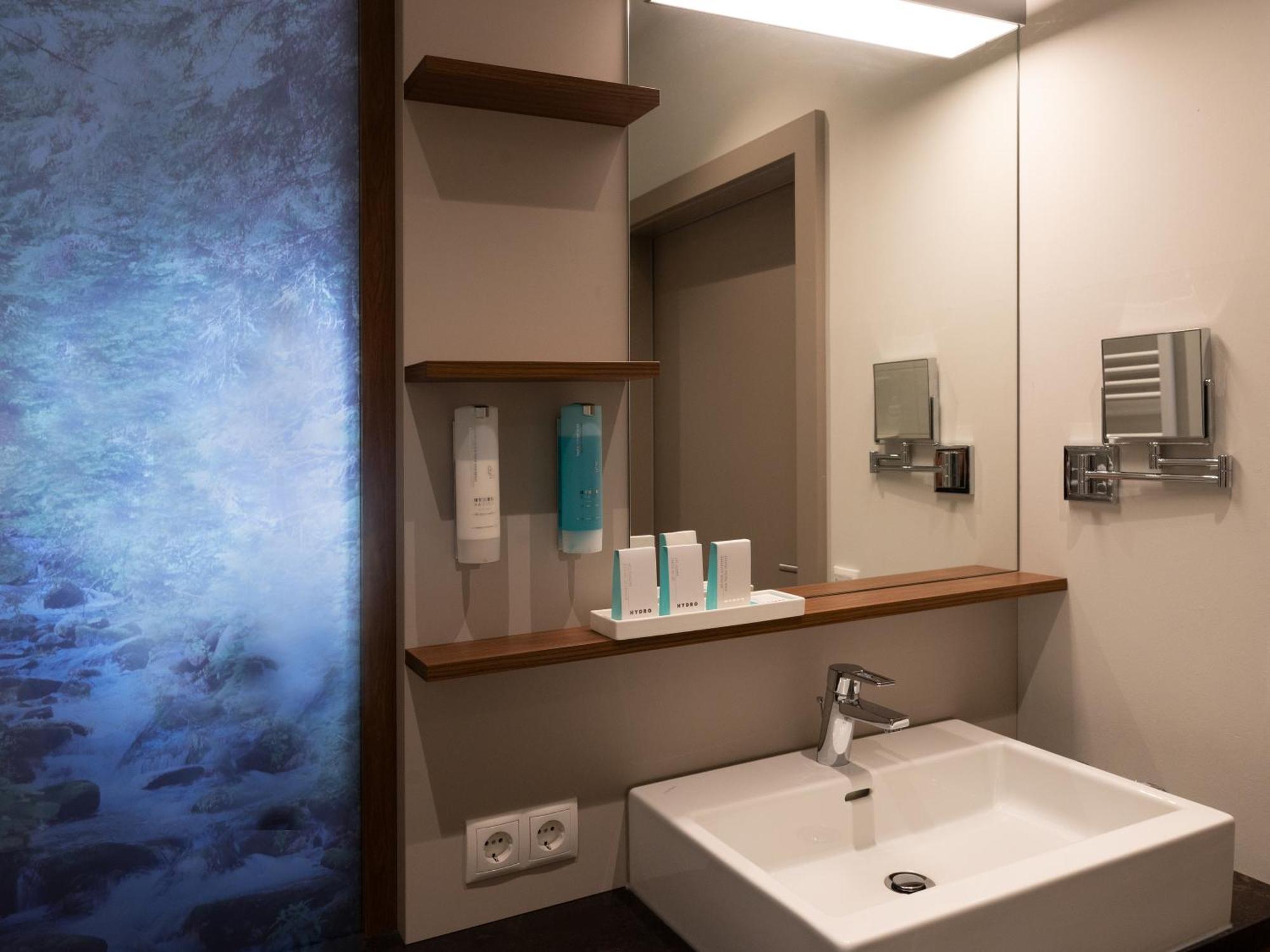 Nuhr Medical - Hotel & Restaurant Senftenberg Екстер'єр фото